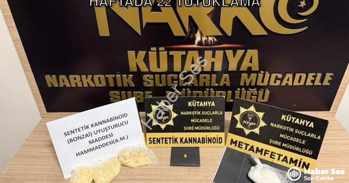 "Kütahya'da Suçlulara Geçit Yok: Son İki Haftada 22 Tutuklama" başlıklı haber için fotorealistik, pr
